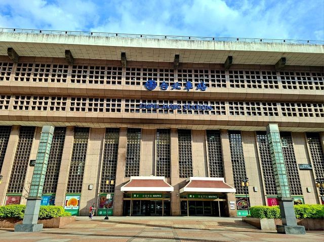 สถานีรถไฟไทเป (Taipei Main Station)