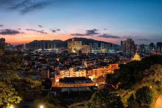 大炮台俯瞰城市