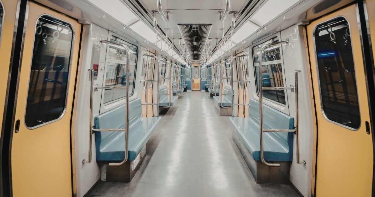 สนามบินคุนหมิงไปสถานีรถไฟ 2569: เมโทร บัส แท็กซี่ พร้อมเวลาและค่าโดยสาร | Trip.com