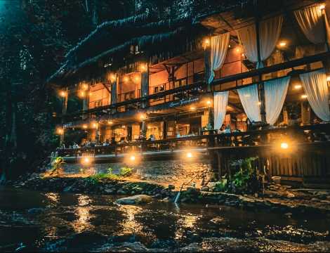 บ้านธารชีวี