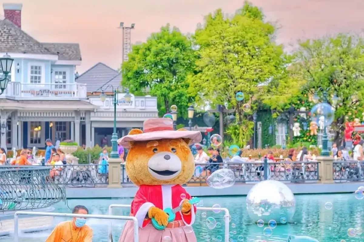 พบกับมาสคอต