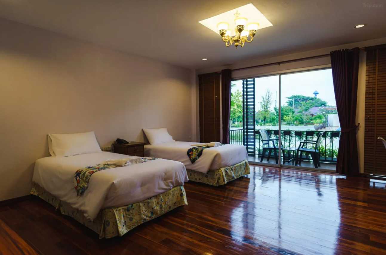 Menam Resort Nakornchaisri