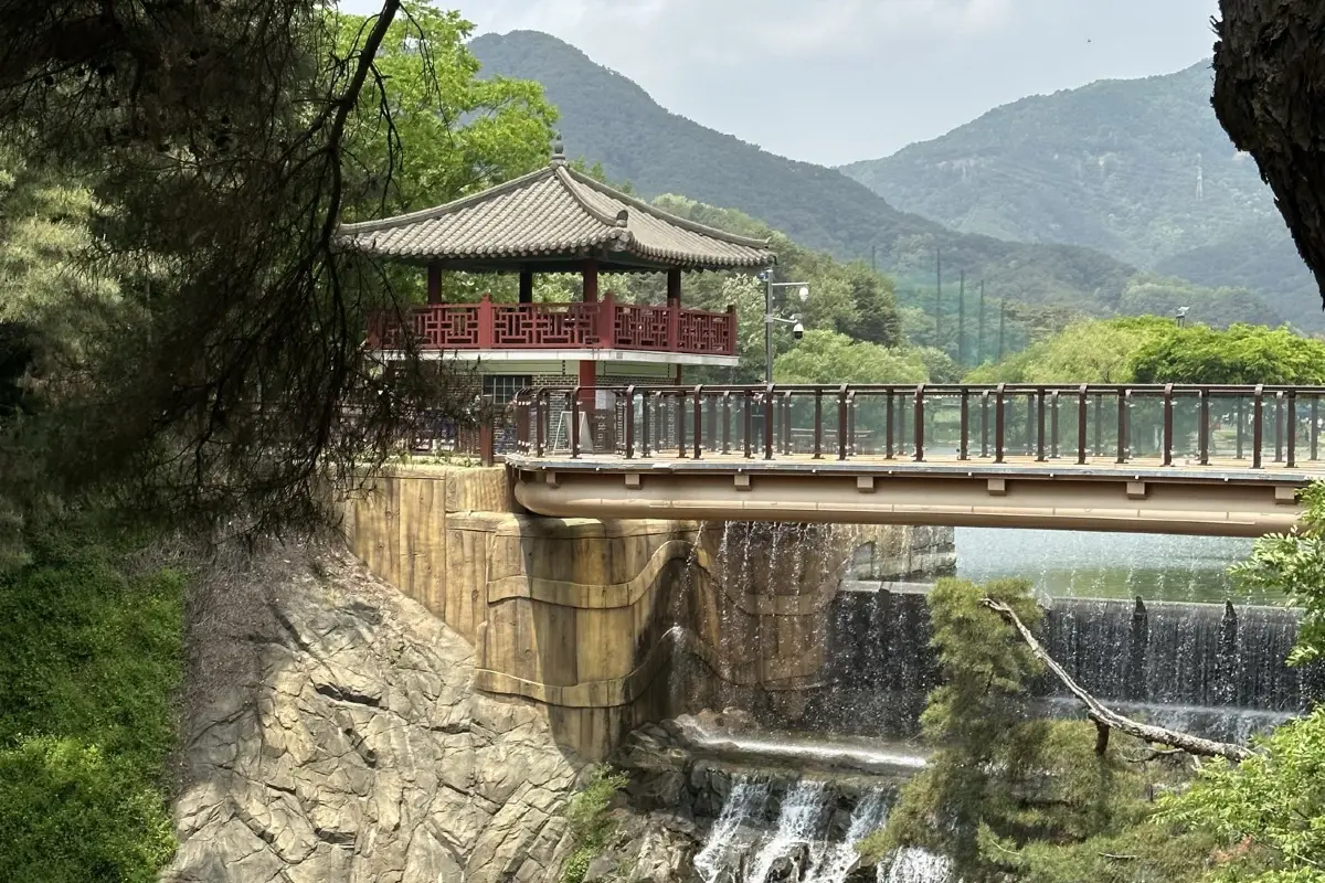 堤川