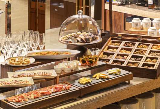 อาหารเช้า Candeo Hotels Osaka The Tower