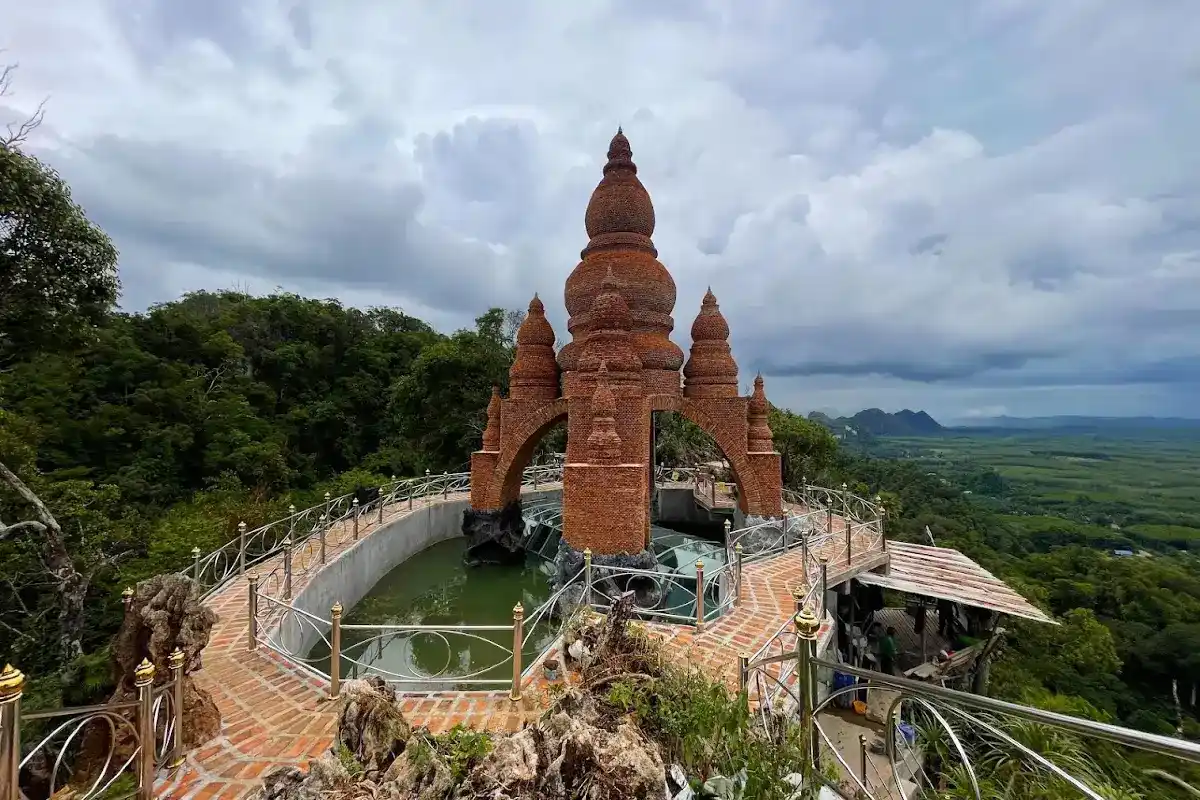 อุทยานธรรมเขานาในหลวง