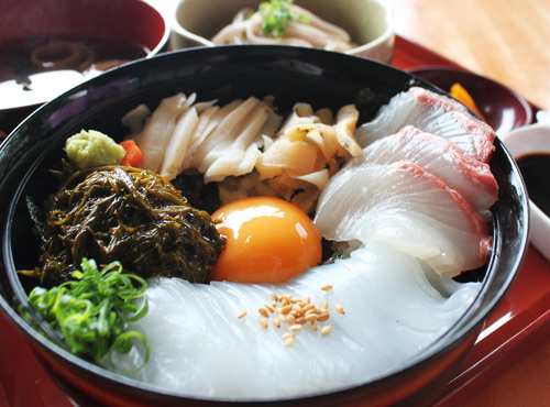 鶴屋食堂