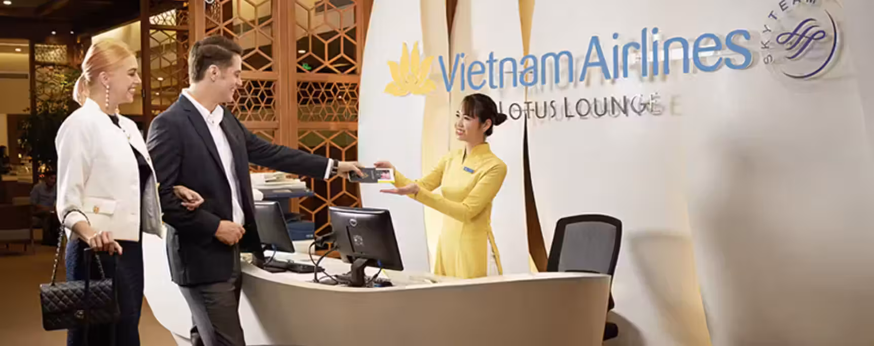 Lotus Lounge 1 / Lotus Lounge 2