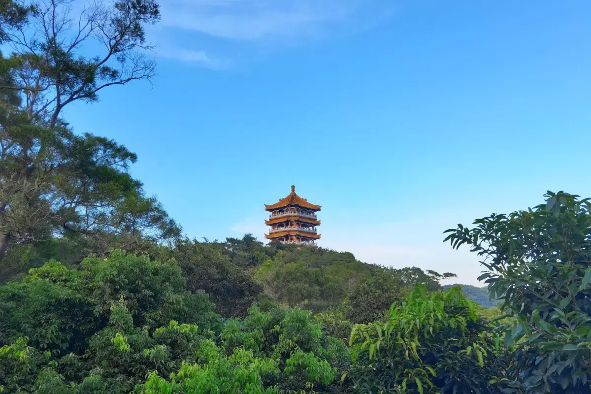 Honghu Tower
