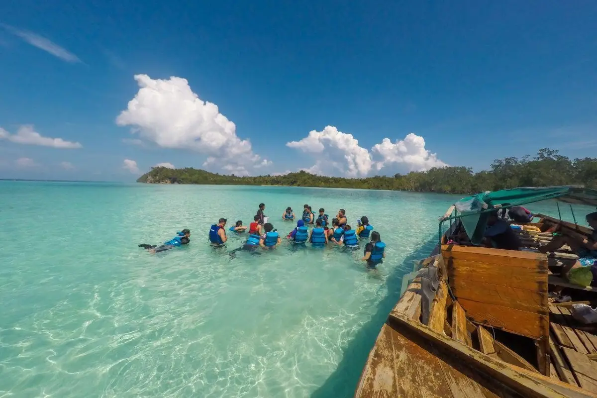 snorkel class at Abang Island