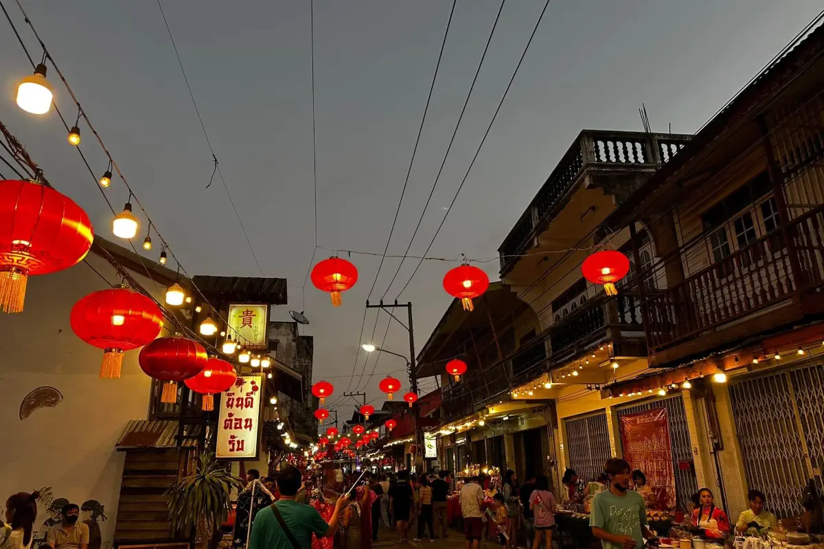 ตลาดจีนโบราณบ้านชากแง้ว