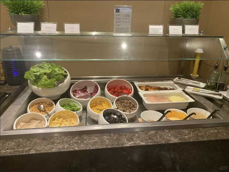 Ein Blick auf eine der zahlreich vorhandenen Buffets