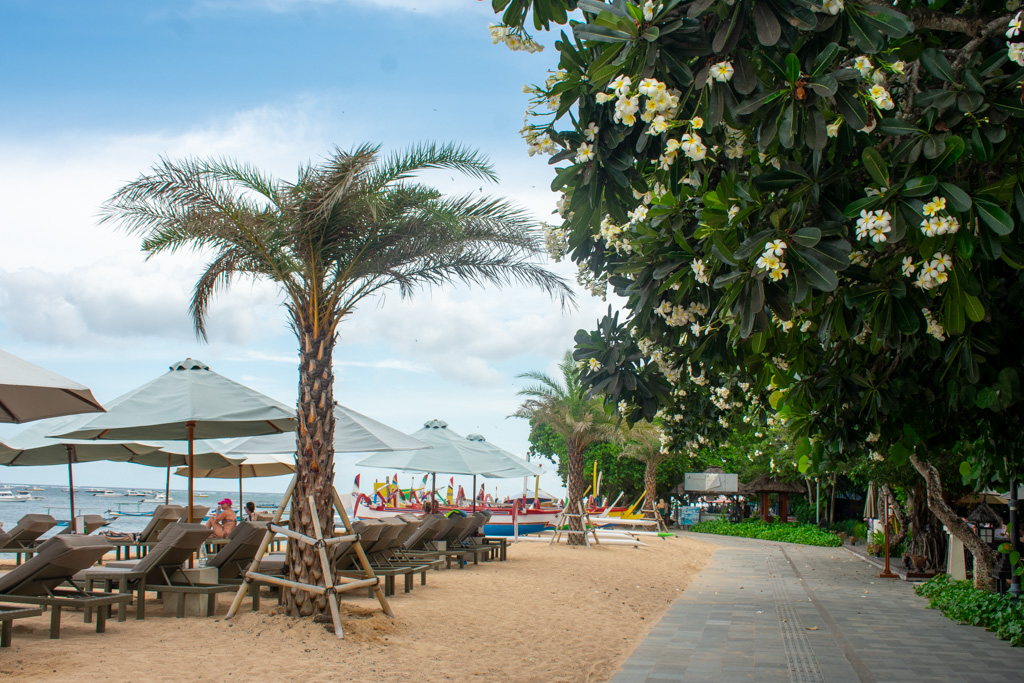 beachside walk at sanur