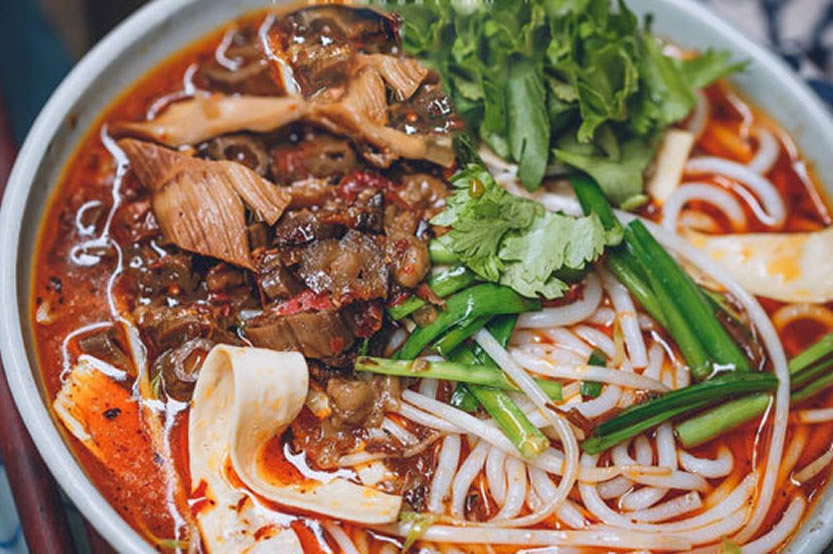 ก๋วยเตี๋ยวเย็นจางเจียเจี้ย