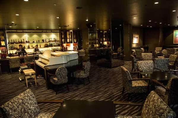 大阪日航飯店餐廳 2F 中央酒吧 夜間飛行