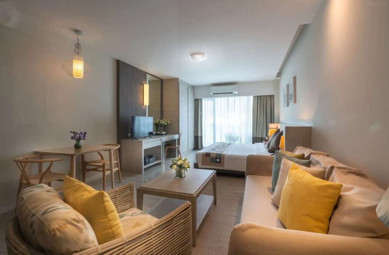 แคนทารีฮิลส์โฮเทลแอนด์เซอร์วิสอพาร์ทเมนท์ (Kantary Hills Hotel & Serviced Apartments)