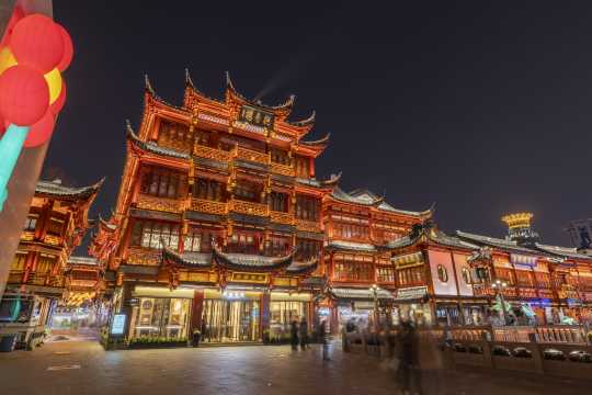  สวนอวี้หยวน (Yuyuan Garden) และวัดเฉิงหวงเมี่ยว (City God Temple)