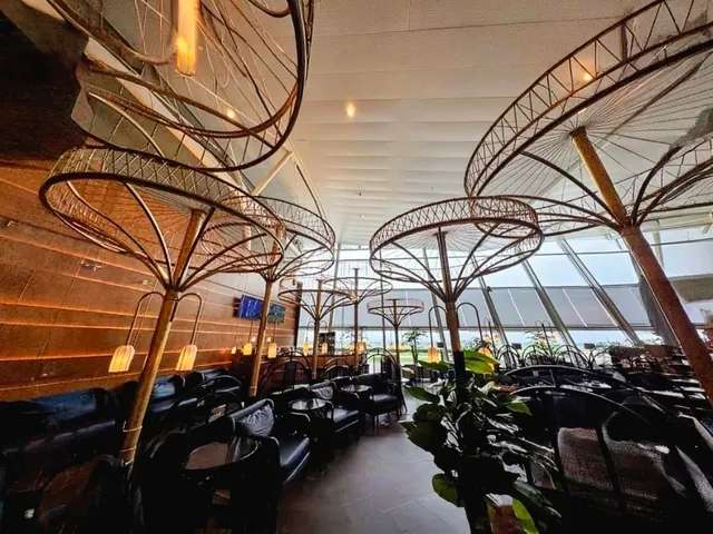 เลานจ์สนามบินฮานอย