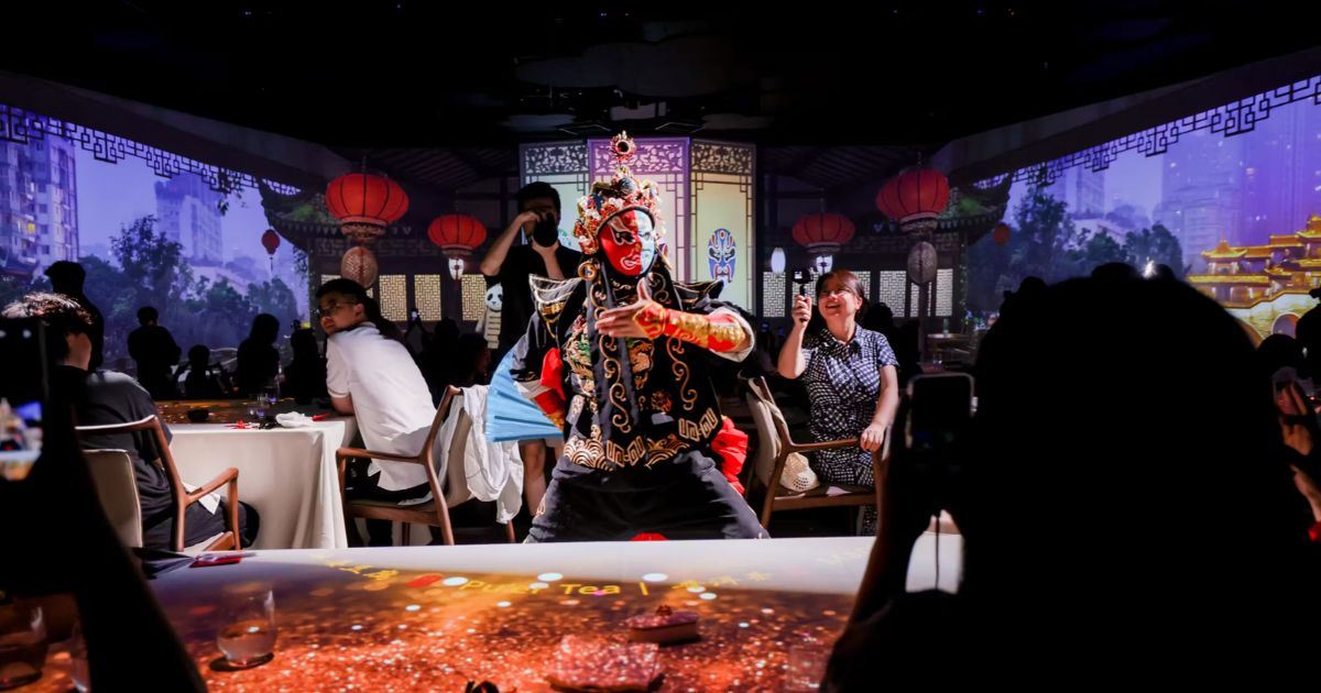 Immersives Abendessen mit traditionellen chinesischen Gerichten bei Taste of China