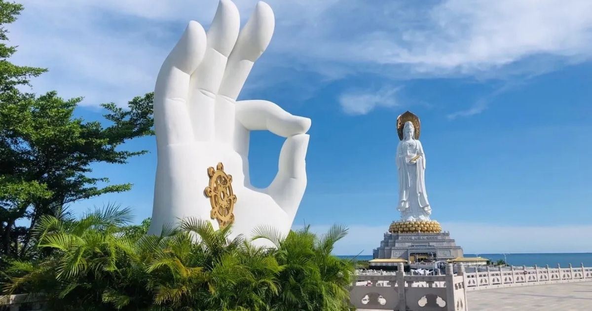 Vista de la estatua de Guanyin de Nanshan, uno de los monumentos más emblemáticos de Sanya.