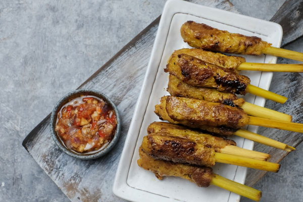 A plate of sate lilit