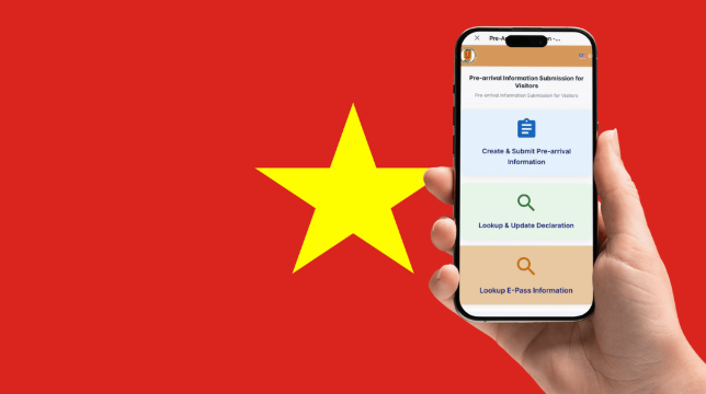 Plateforme numérique de pré-arrivée au Vietnam accessible depuis un smartphone pour les voyageurs internationaux