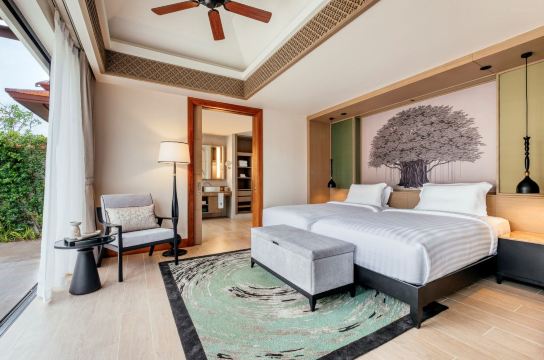 EDC Thailand 2026: คู่มือฉบับสมบูรณ์สำหรับสายปาร์ตี้ เตรียมระเบิดความมันส์ที่ภูเก็ต | Trip.com