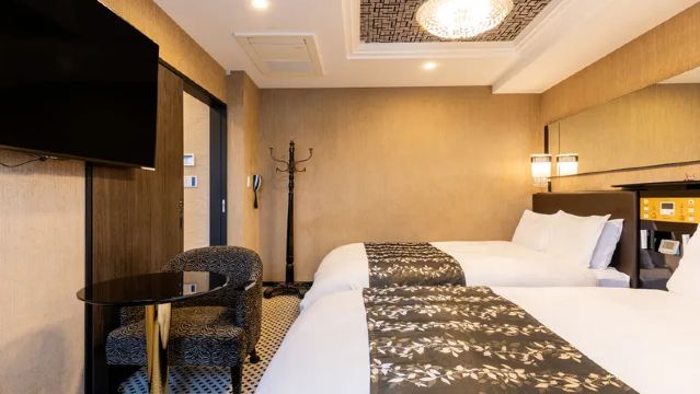 APA 度假飯店御堂筋本町站塔樓