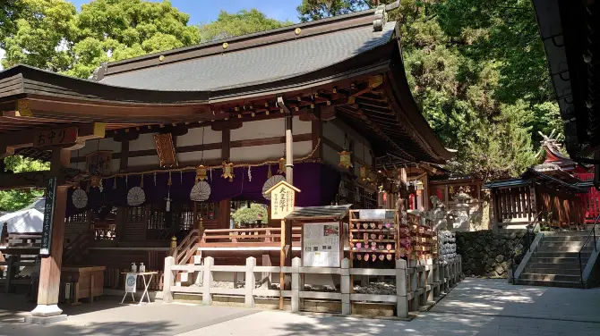 枚岡神社