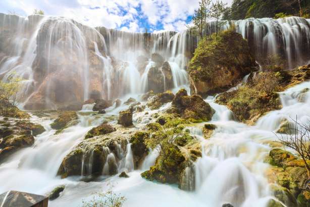 น้ำตกธารไข่มุก (Pearl Shoal Waterfall)