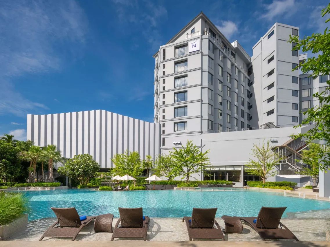 ด้านนอกของโรงแรม โนโวเทล ระยอง สตาร์ คอนเวนชั่น เซ็นเตอร์ พร้อมสระว่ายน้ำ