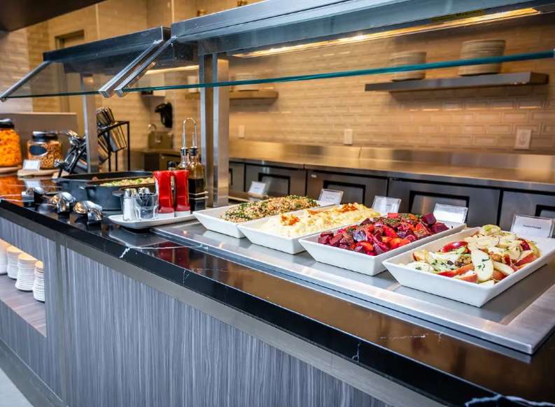 ไลน์อาหารในเลานจ์สุดพรีเมียม