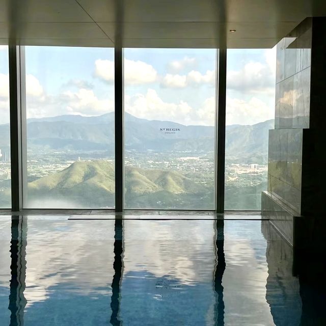 深圳瑞吉酒店無邊際泳池景觀