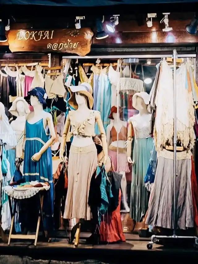 ตลาดนัดจตุจักรตอนกลางคืน-1