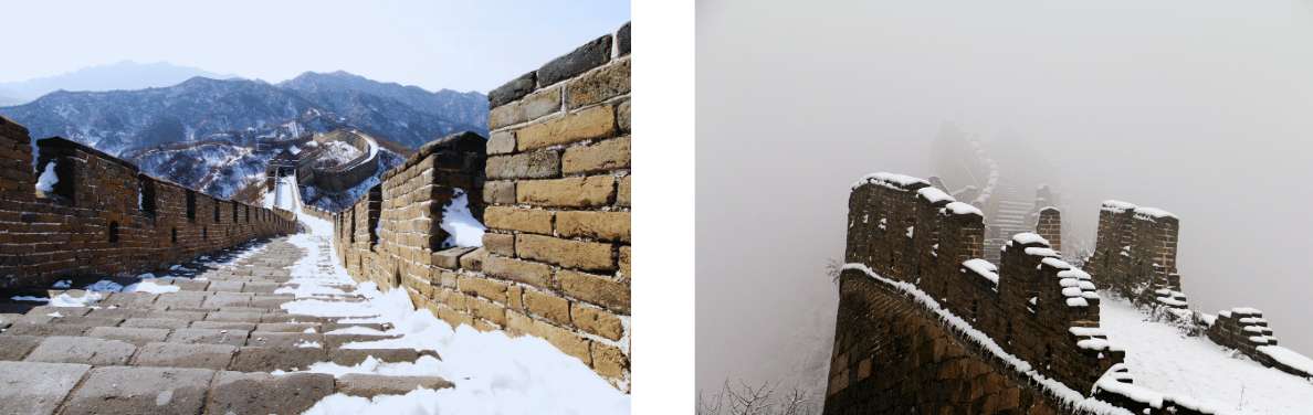 Gran Muralla China cubierta de nieve con escaleras y torres en invierno.