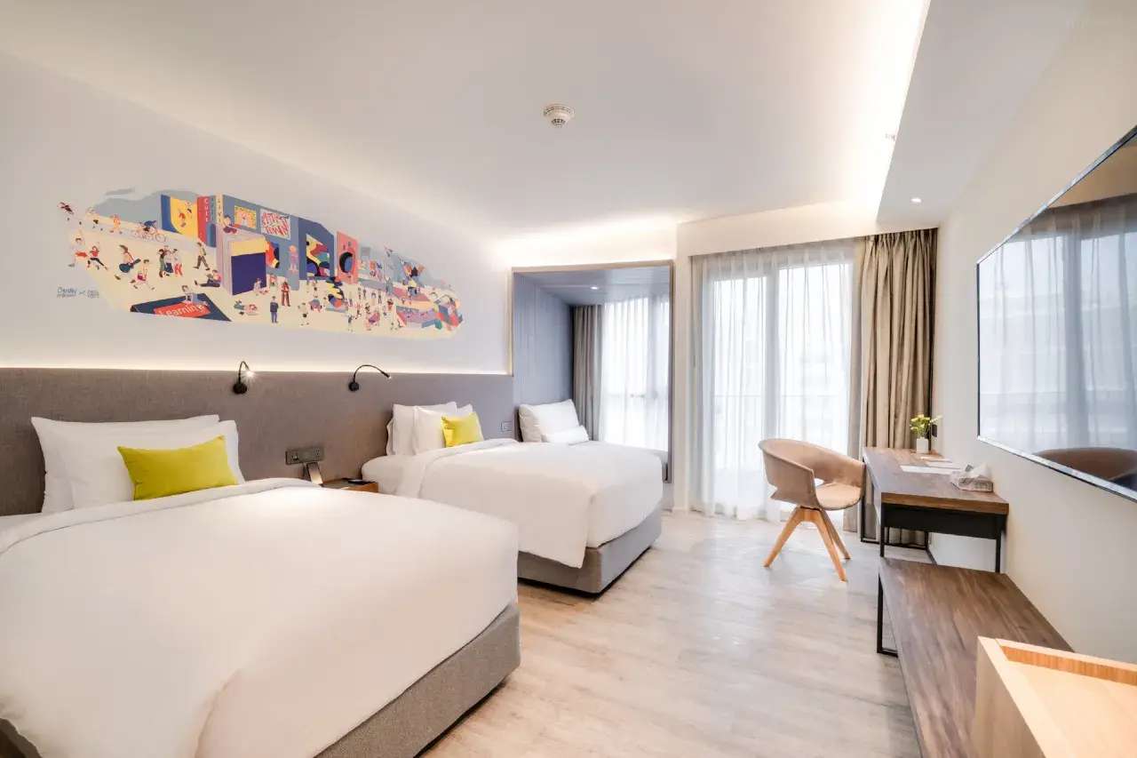 โรงแรมทริปเปิ้ล วาย