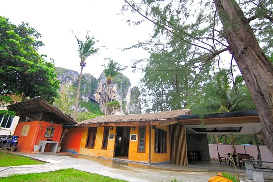 ที่พักเกาะลิบง บ้านเจ้าไหม บีชเฮาส์