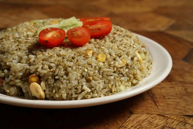 ข้าวผัดใบชา