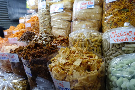 dry goods for sale at Tan Dinh Market