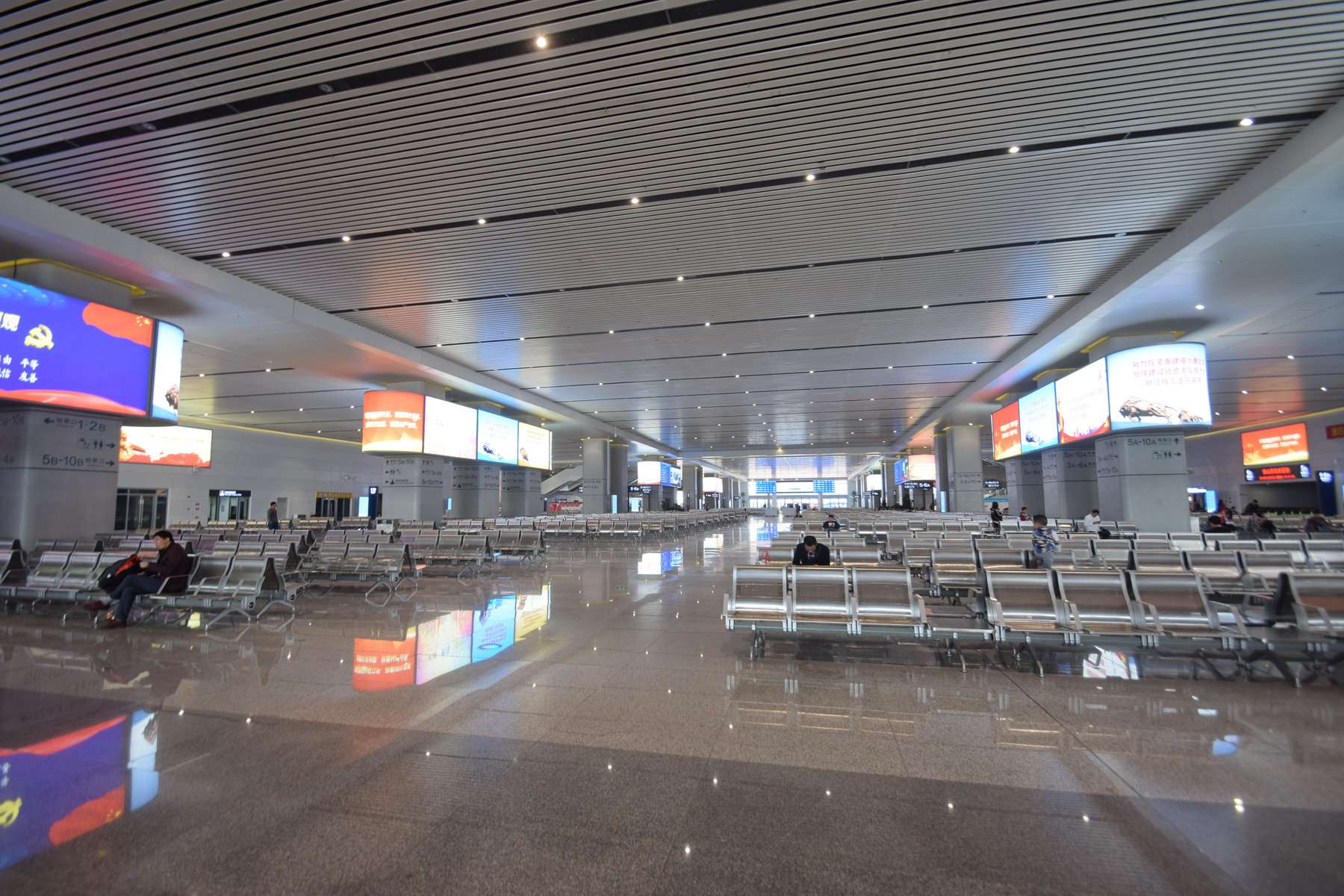 佛山西站車站設施