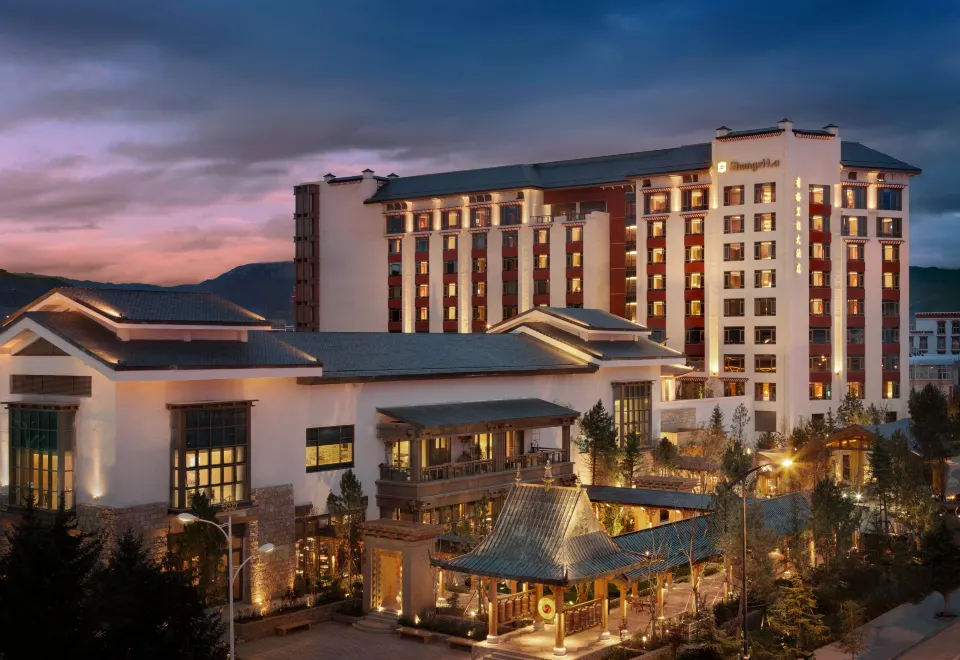 แชงกรี-ลา รีสอร์ต แชงกรีล่า ย่านใกล้เมืองเก่า Dukezong