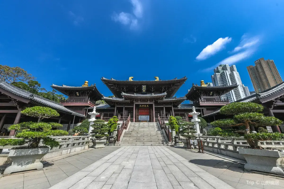 entrance at Chi Lin Nunnery