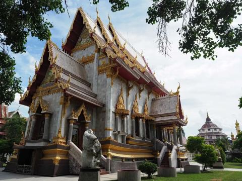 วัดพายัพ – ถ้ำหินงอกหินย้อยจำลองใจกลางเมืองโคราช