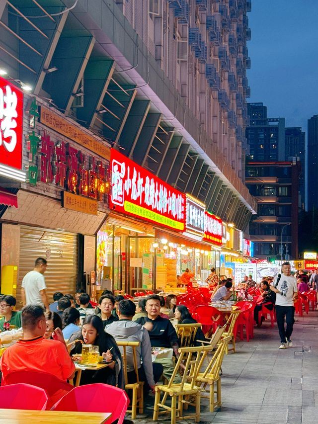 建設路美食街夜市