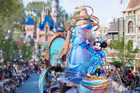 How do you read the tiered ticket pricing system for Disneyland in California?