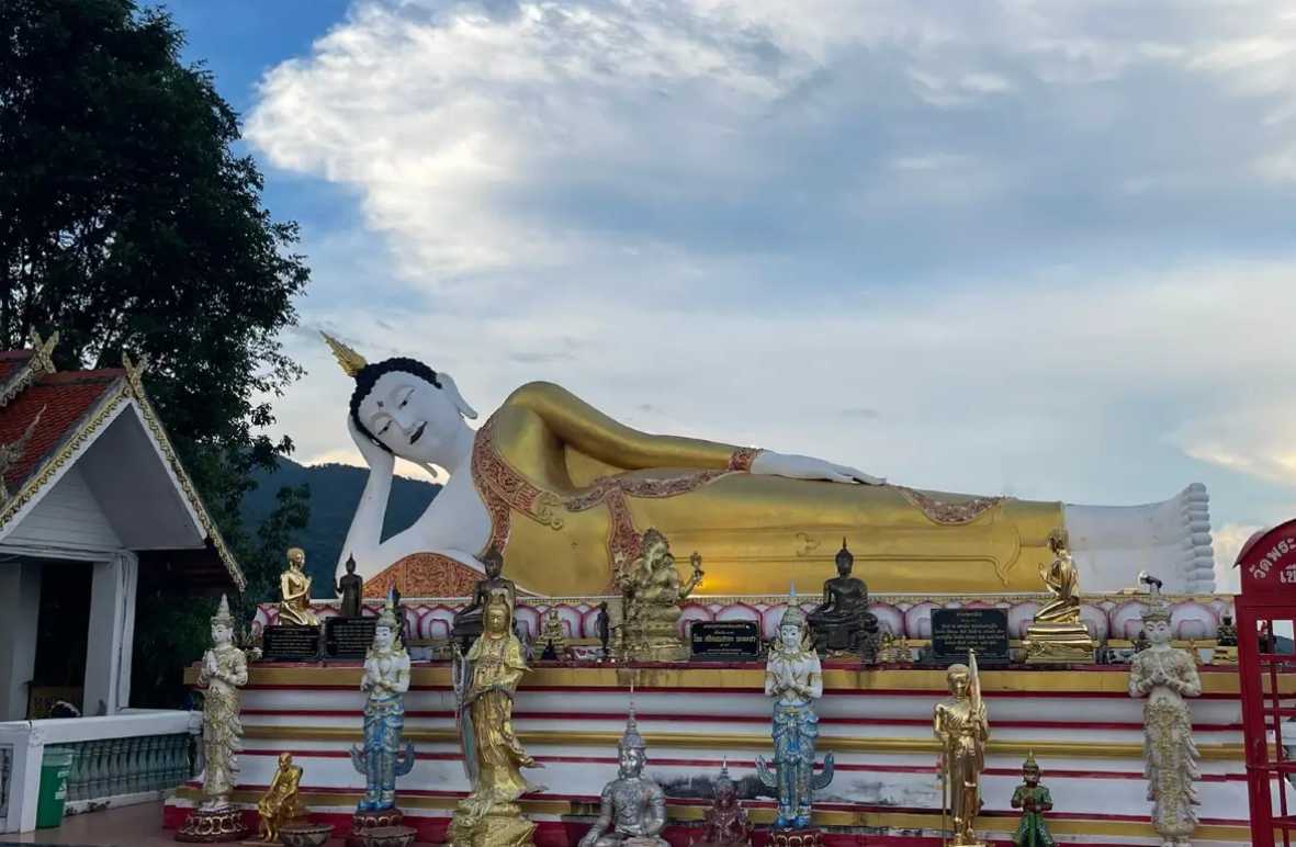 หลวงพ่อทันใจ วัดพระธาตุดอยคำ