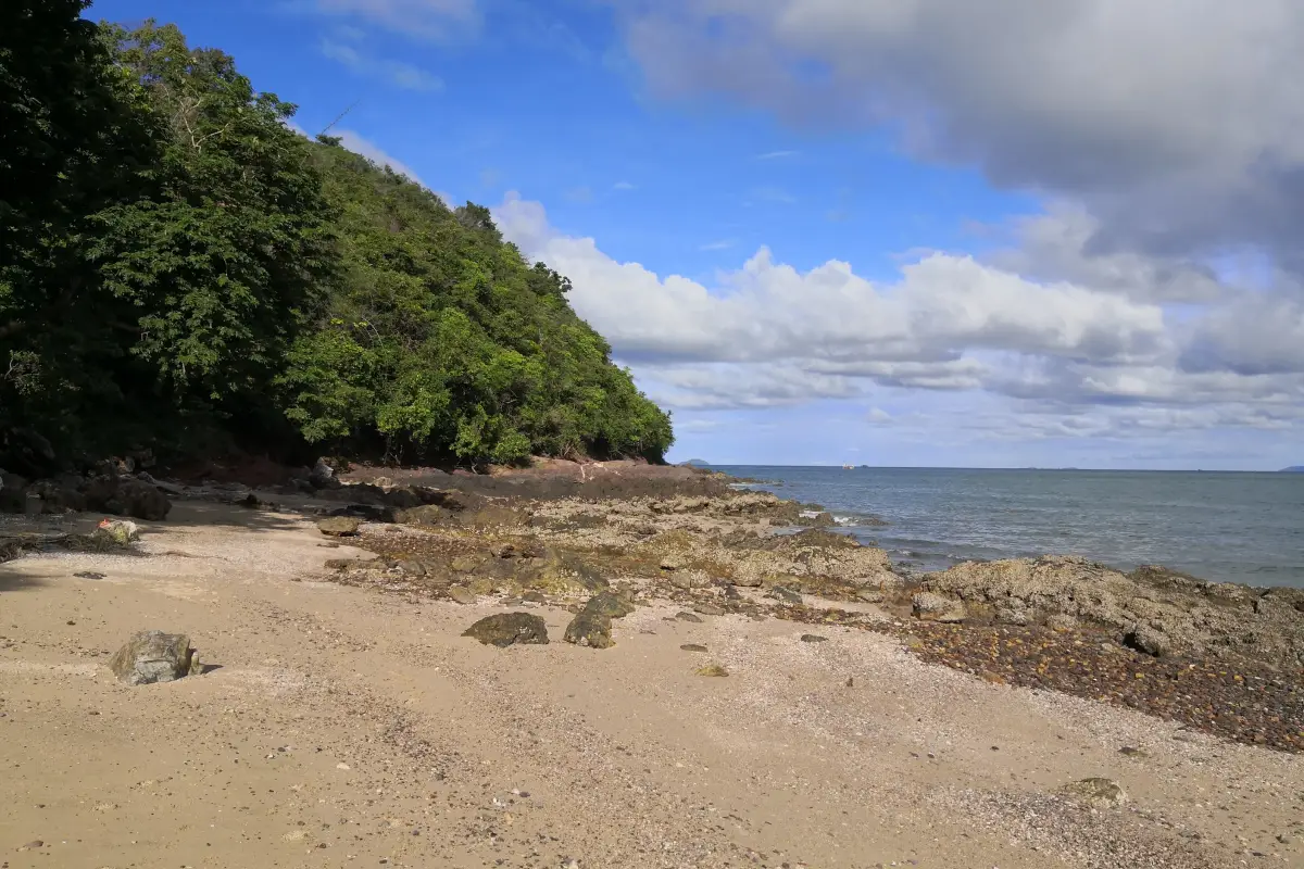  บางเสร่ 