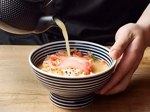 東涌好去處, 美食, 日本橋海鮮丼 つじ半 TSUJIHAN