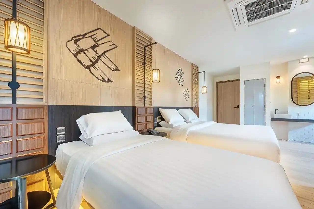 พระนคร พอชเทล-1