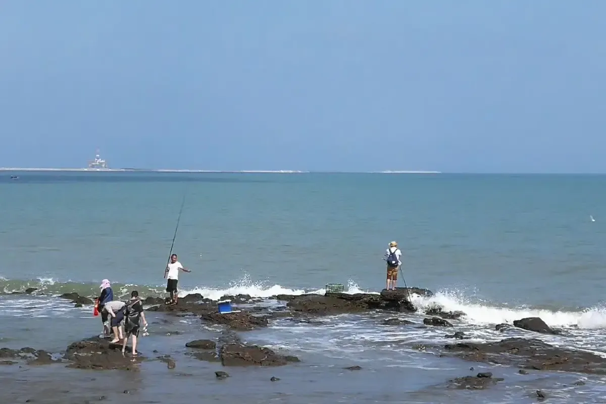 Holiday Beach Side Resort