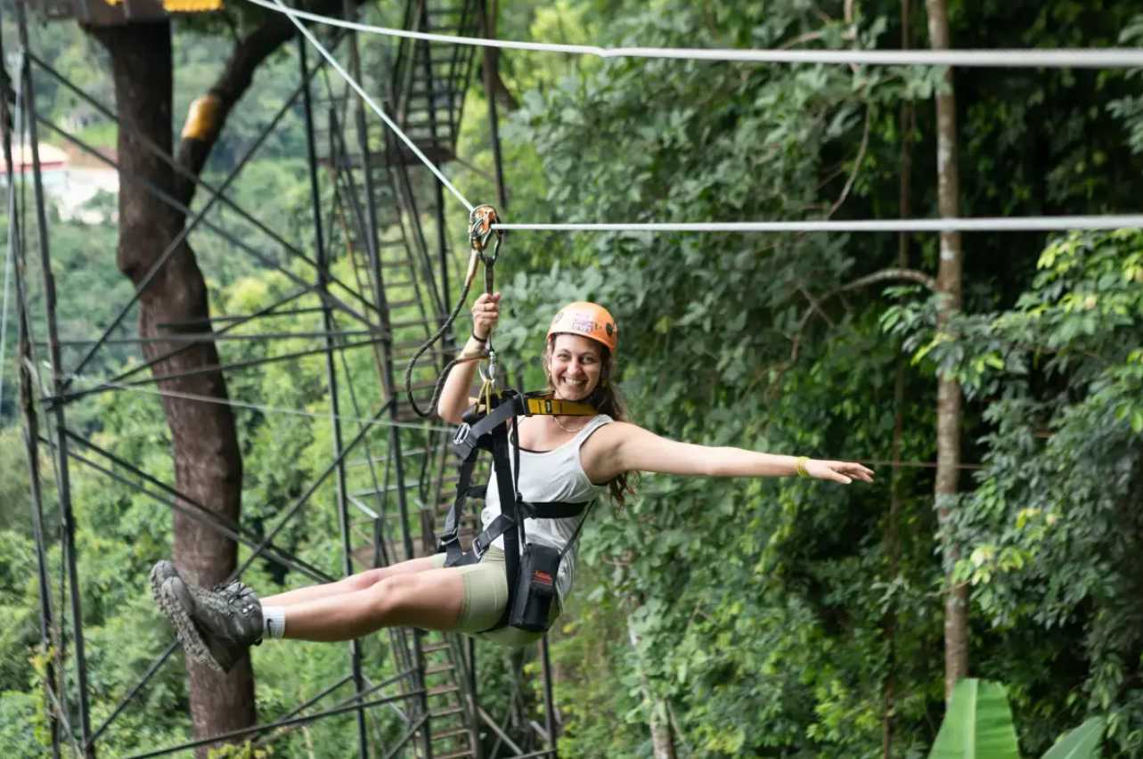 สกายไลน์ จังเกิ้ลลูจ